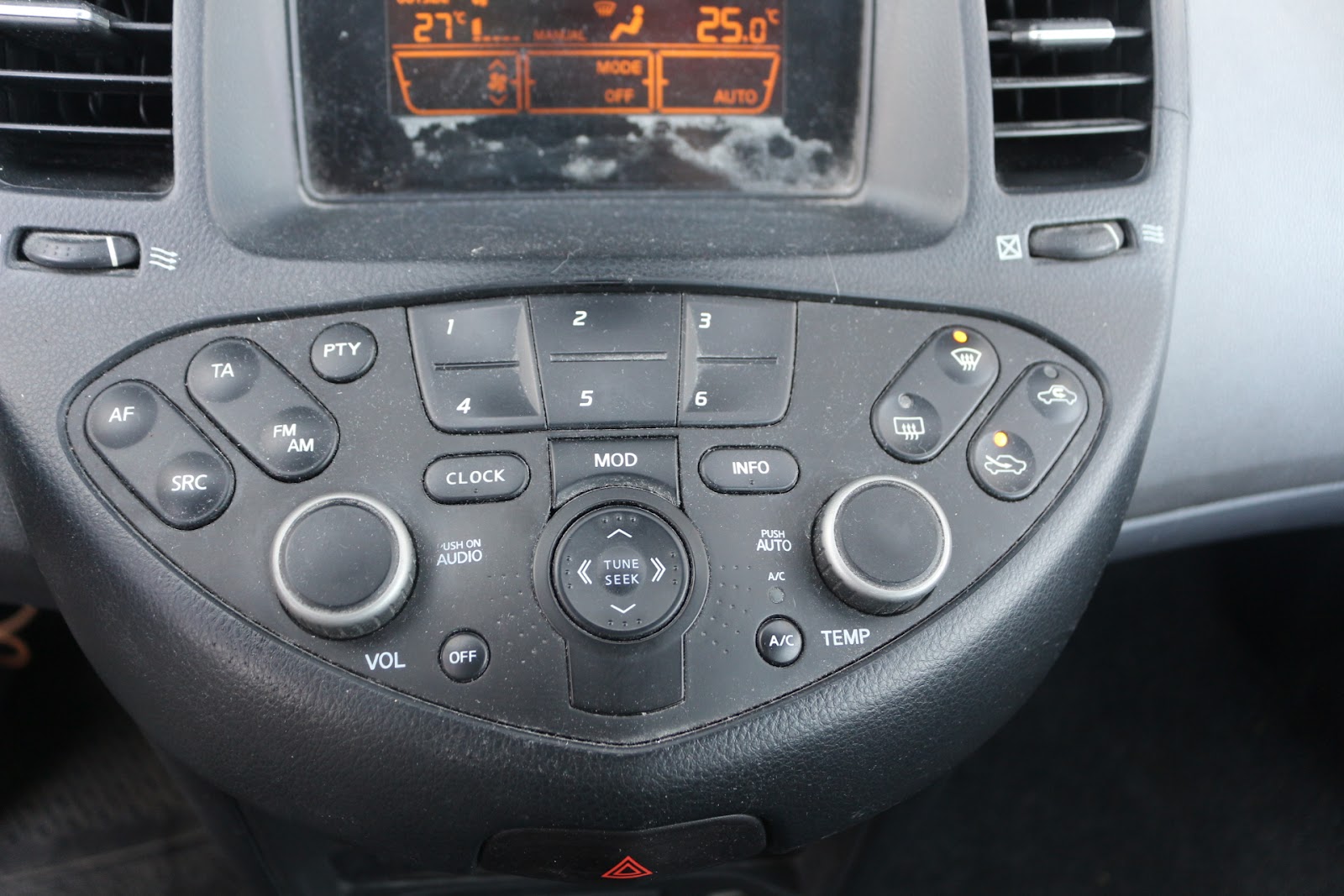Foto 11 de NISSAN PRIMERA 2002 en venta en CSV Motor VALDEFUENTES