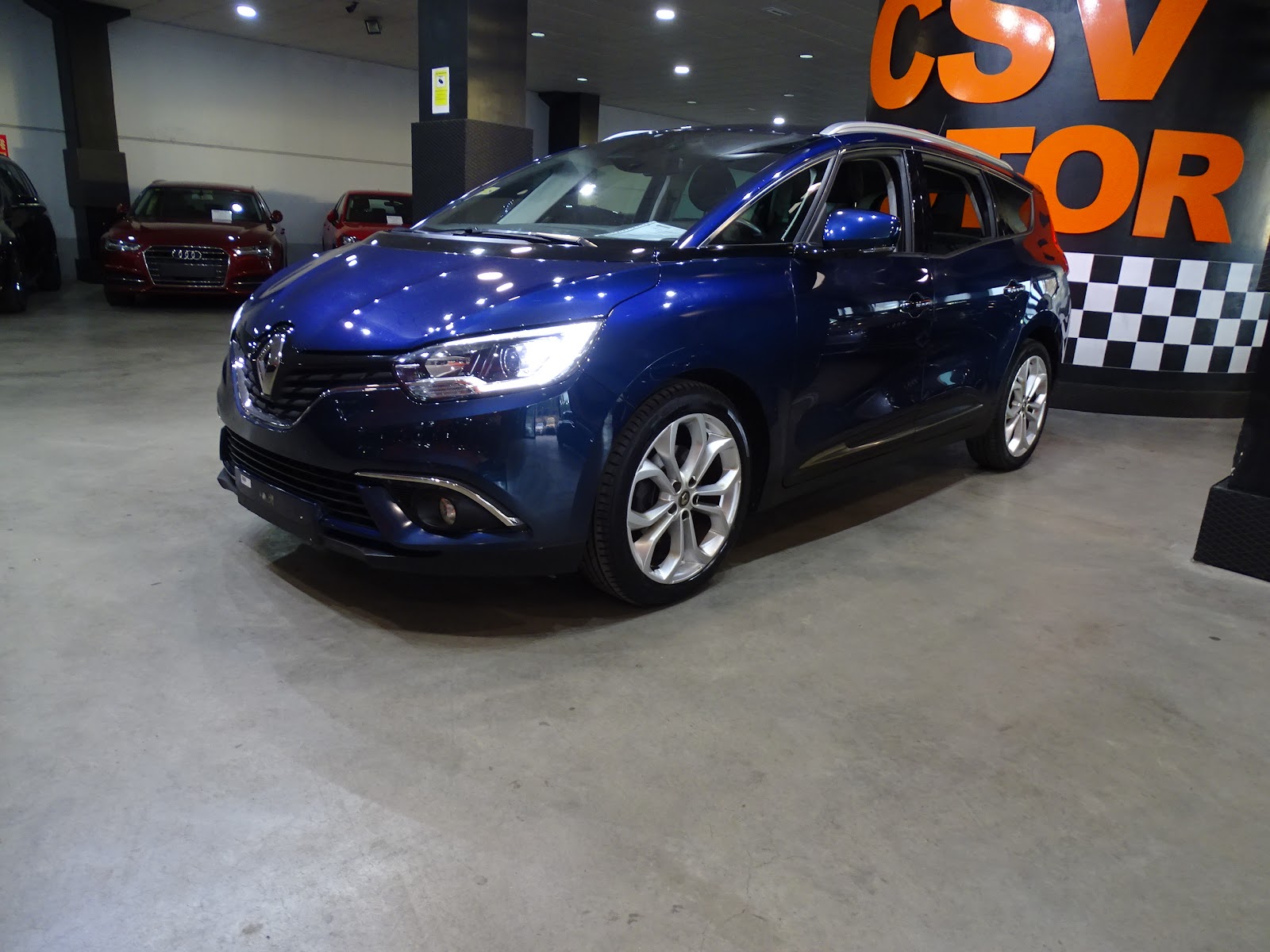 Foto 2 de Renault Grand Scenic 2018 en venta en CSV Motor VALDEFUENTES