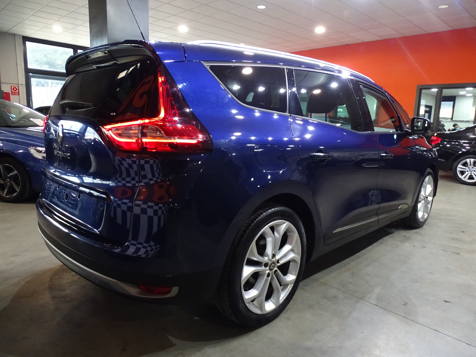 Foto 3 de RENAULT GRAND SCENIC 2018 en venta en CSV Motor VALDEFUENTES