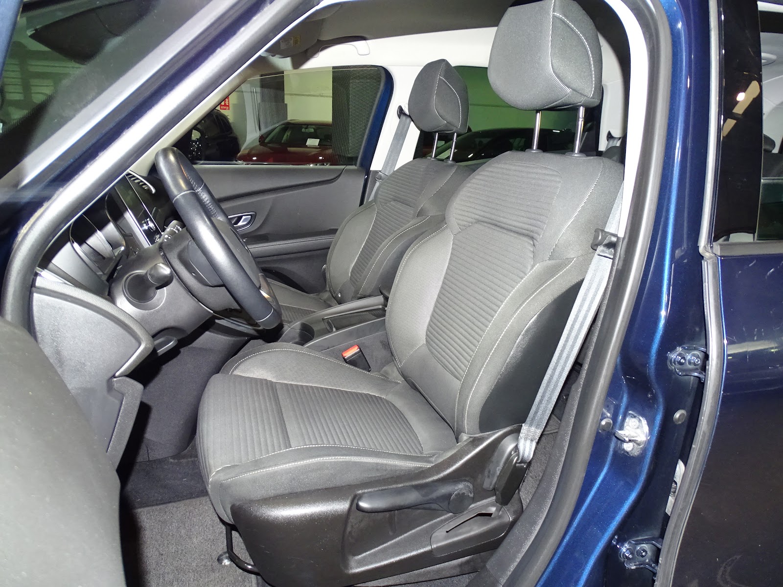 Foto 5 de RENAULT GRAND SCENIC 2018 en venta en CSV Motor VALDEFUENTES