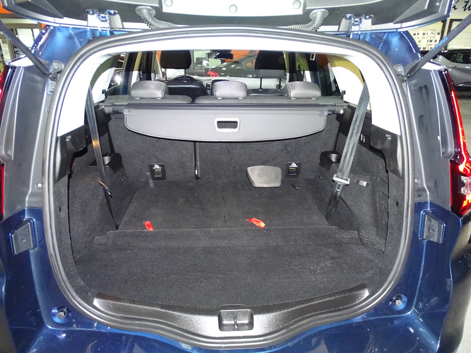 Foto 7 de RENAULT GRAND SCENIC 2018 en venta en CSV Motor VALDEFUENTES