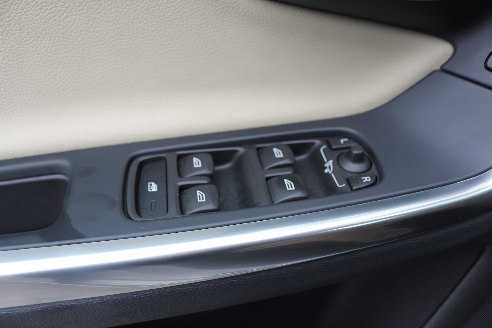 Foto 18 de VOLVO S60 2015 en venta en CSV Motor VALDEFUENTES
