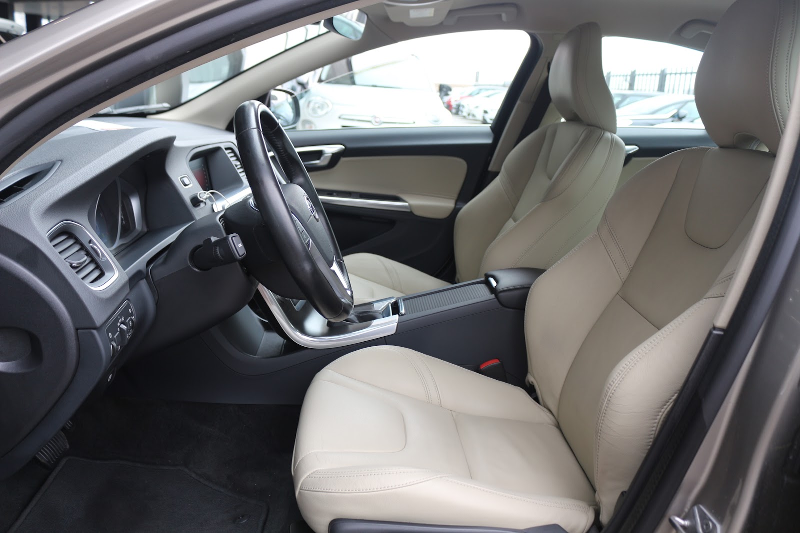 Foto 20 de VOLVO S60 2015 en venta en CSV Motor VALDEFUENTES
