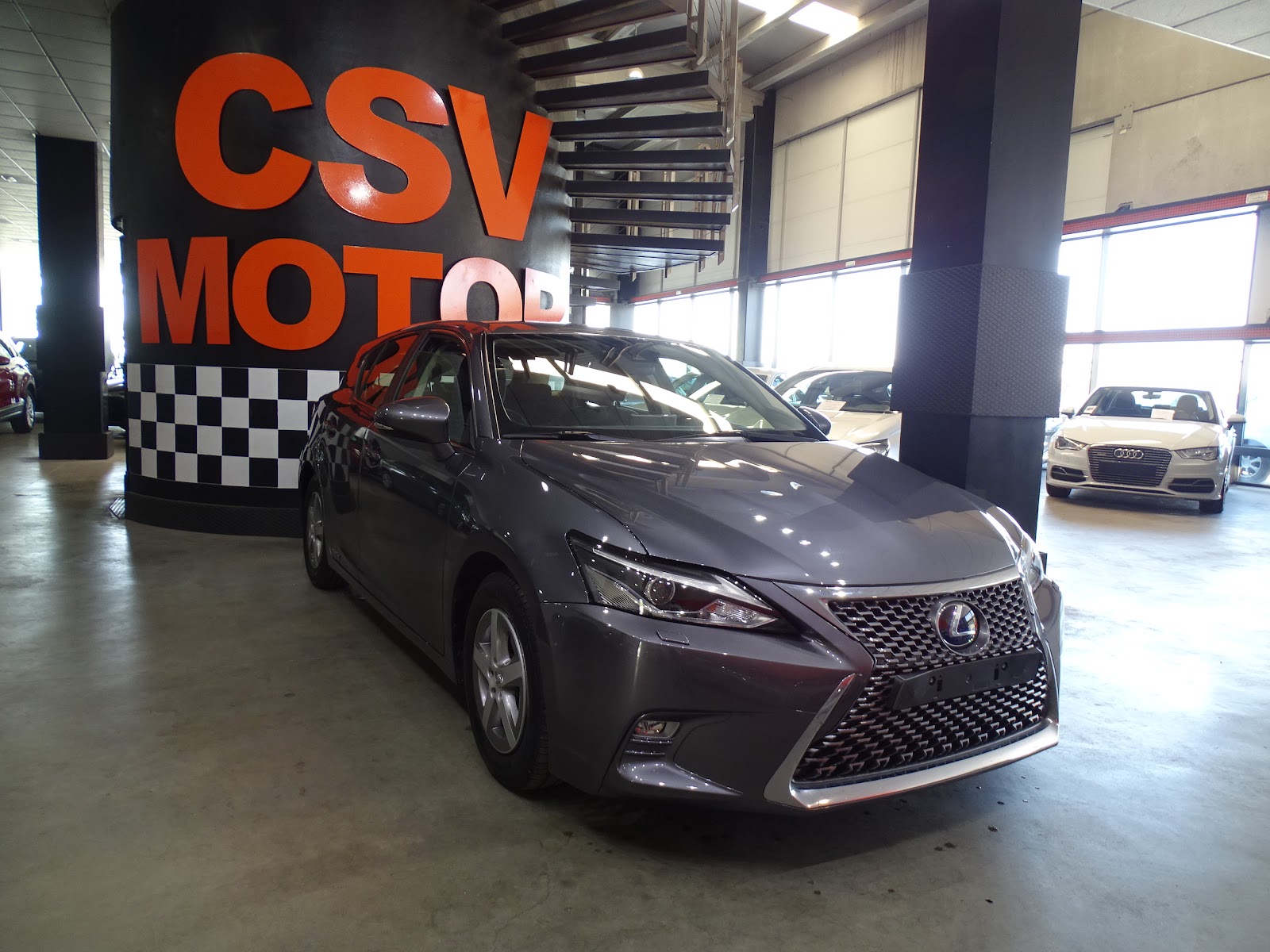 Foto 3 de LEXUS CT 2018 en venta en CSV Motor VALDEFUENTES