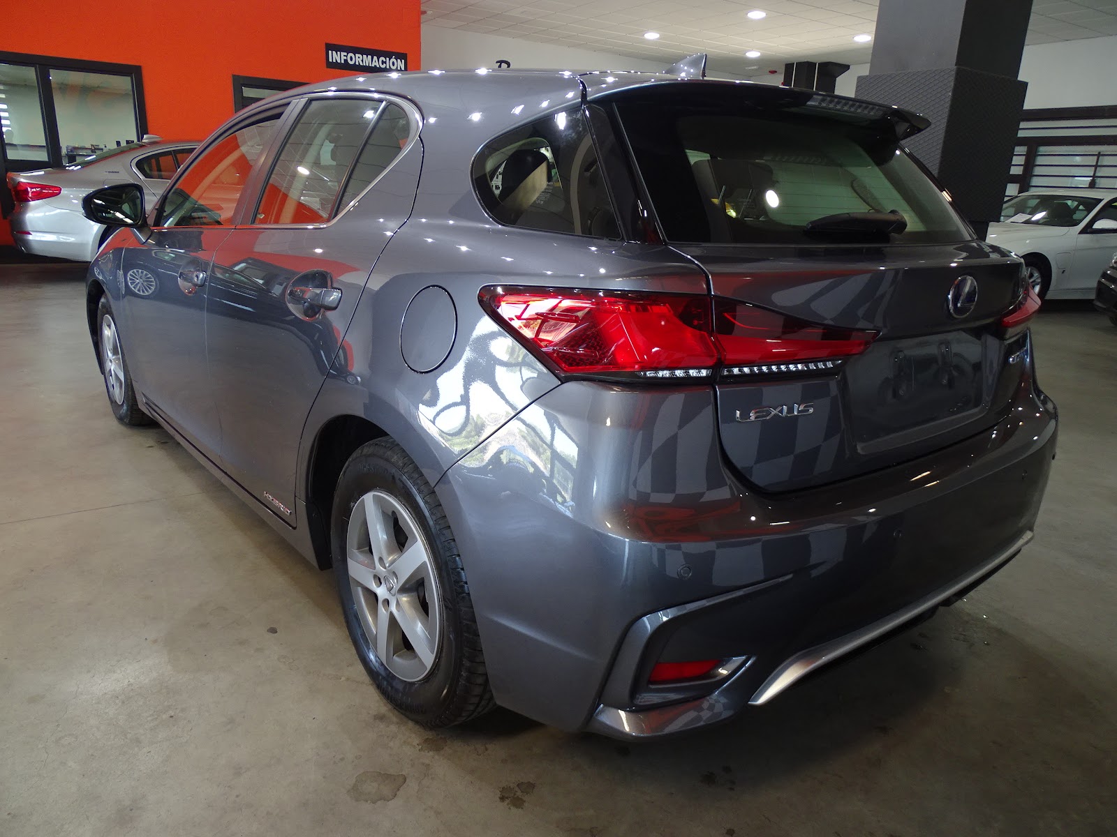 Foto 5 de LEXUS CT 2018 en venta en CSV Motor VALDEFUENTES