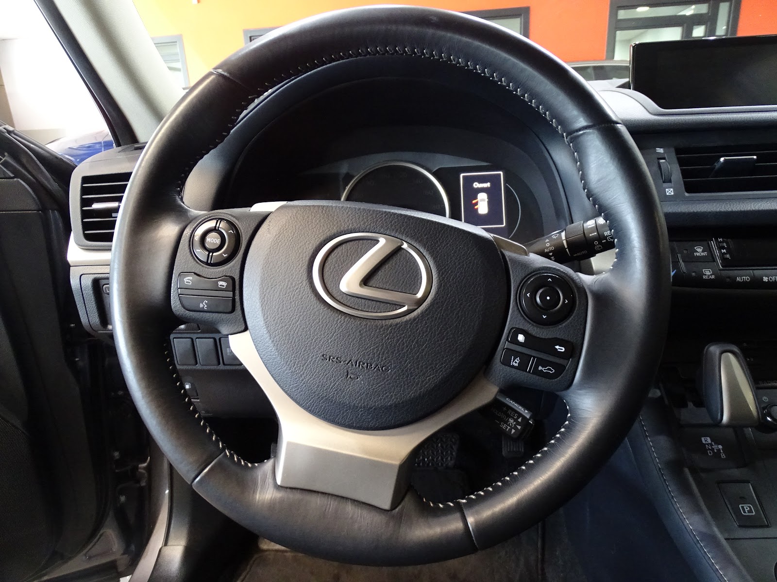 Foto 9 de LEXUS CT 2018 en venta en CSV Motor VALDEFUENTES