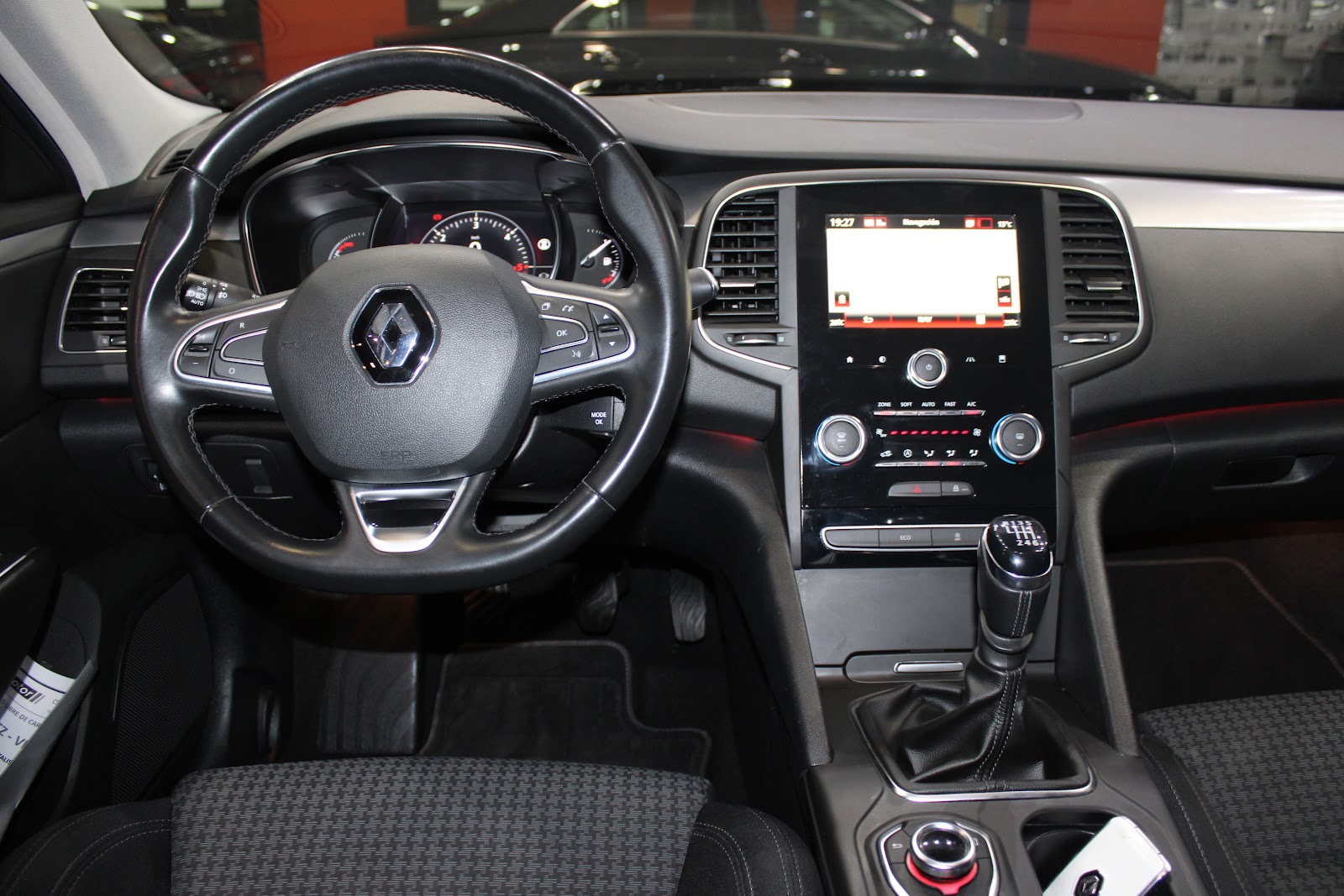 Foto 8 de RENAULT TALISMAN 2019 en venta en CSV Motor