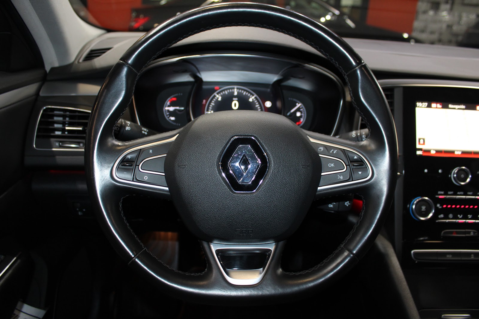 Foto 9 de RENAULT TALISMAN 2019 en venta en CSV Motor