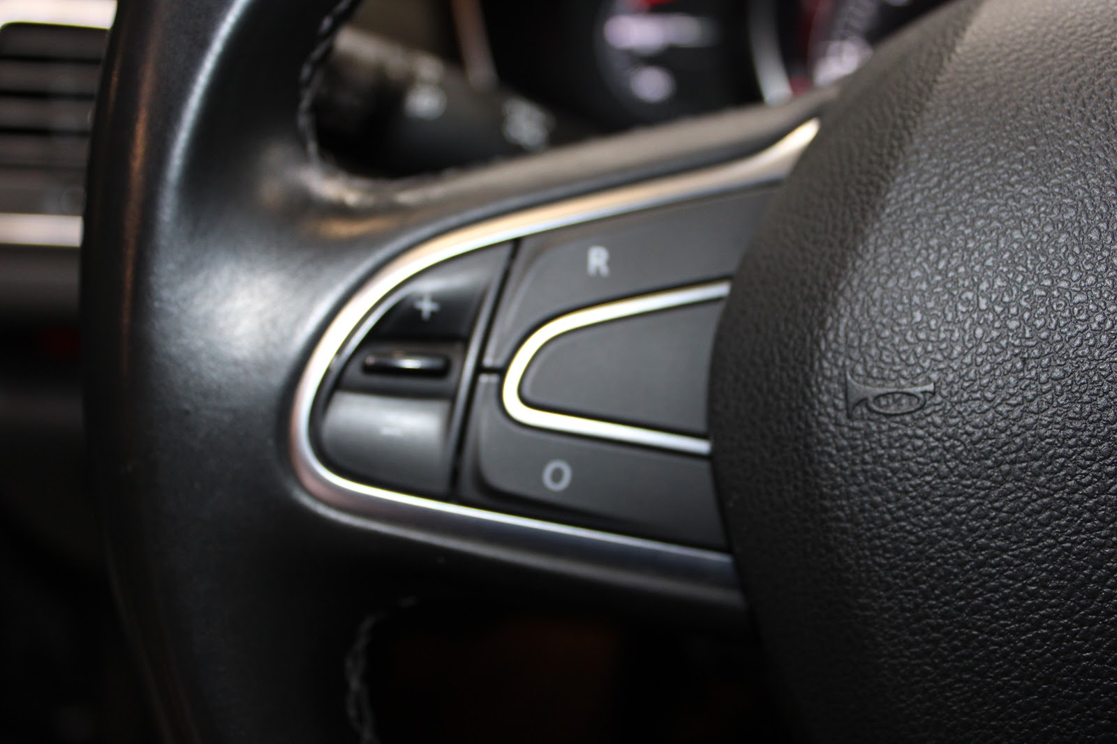 Foto 10 de RENAULT TALISMAN 2019 en venta en CSV Motor