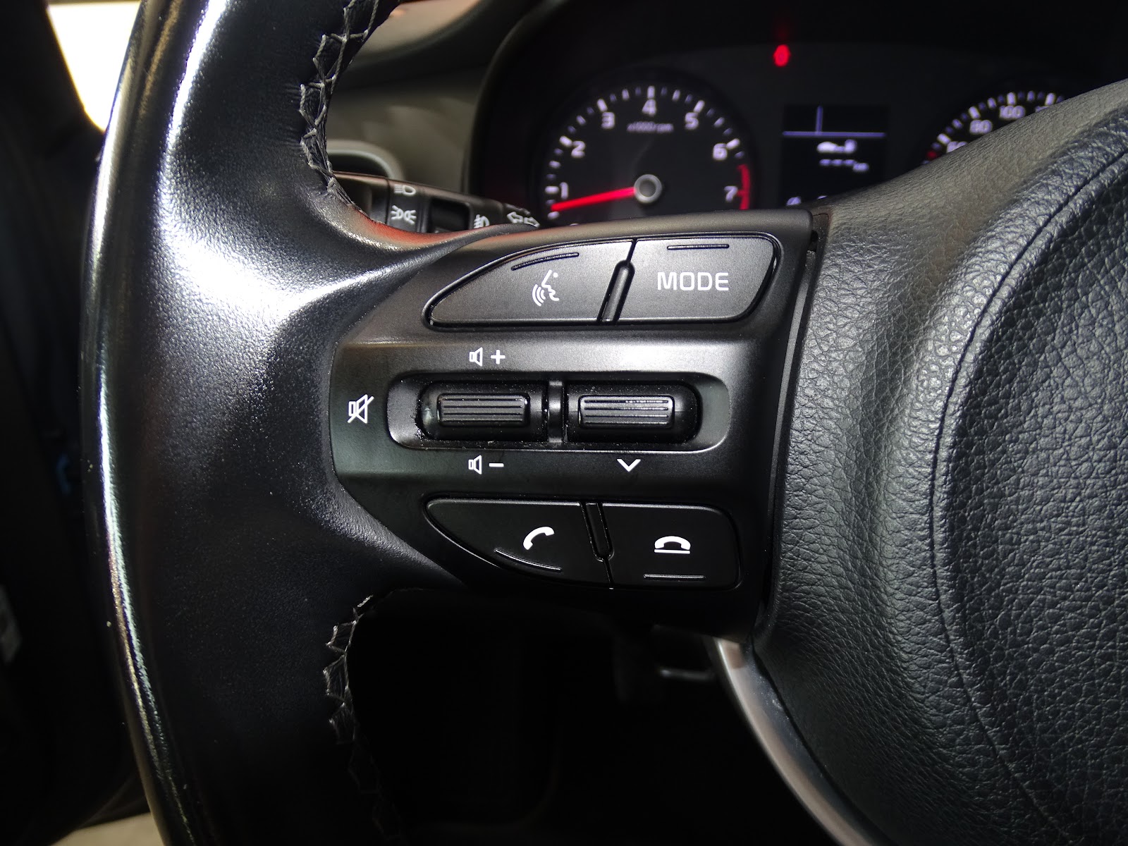 Foto 11 de KIA STONIC 2021 en venta en CSV Motor VALDEFUENTES