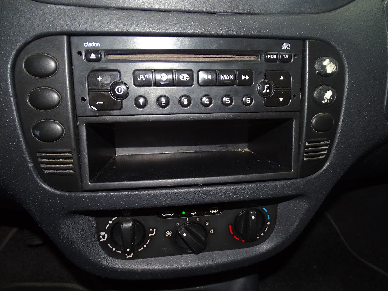 Foto 13 de CITROËN C3 2003 en venta en CSV Motor VALDEFUENTES