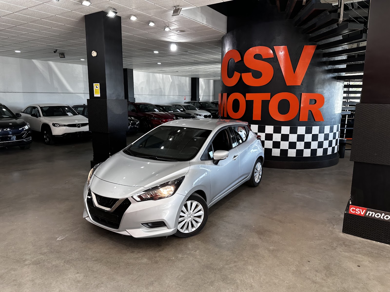 Foto 4 de Nissan Micra 2022 en venta en CSV Motor VALDEFUENTES · color Plata Metalizado