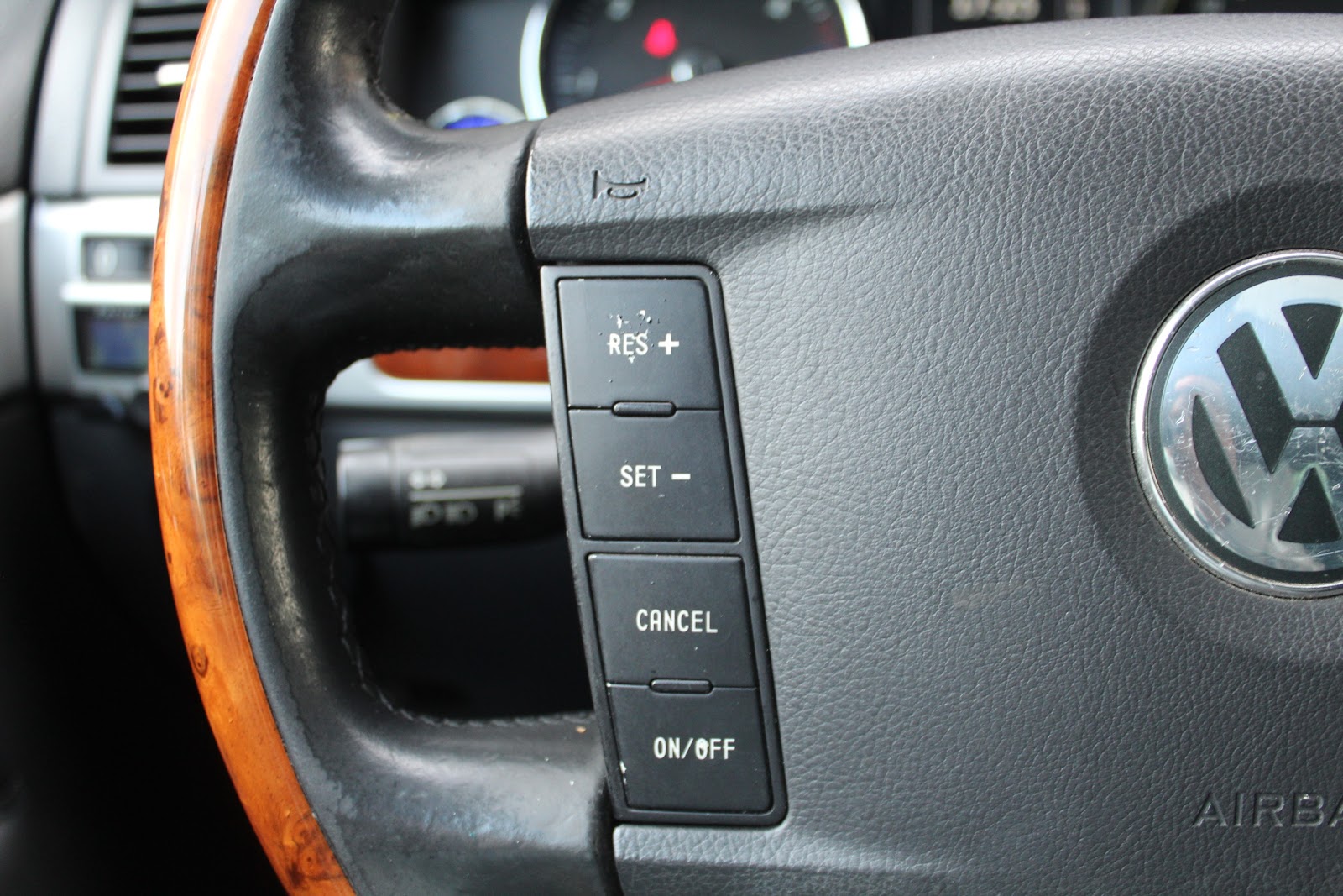 Foto 11 de VOLKSWAGEN TOUAREG 2004 en venta en CSV Motor VALDEFUENTES