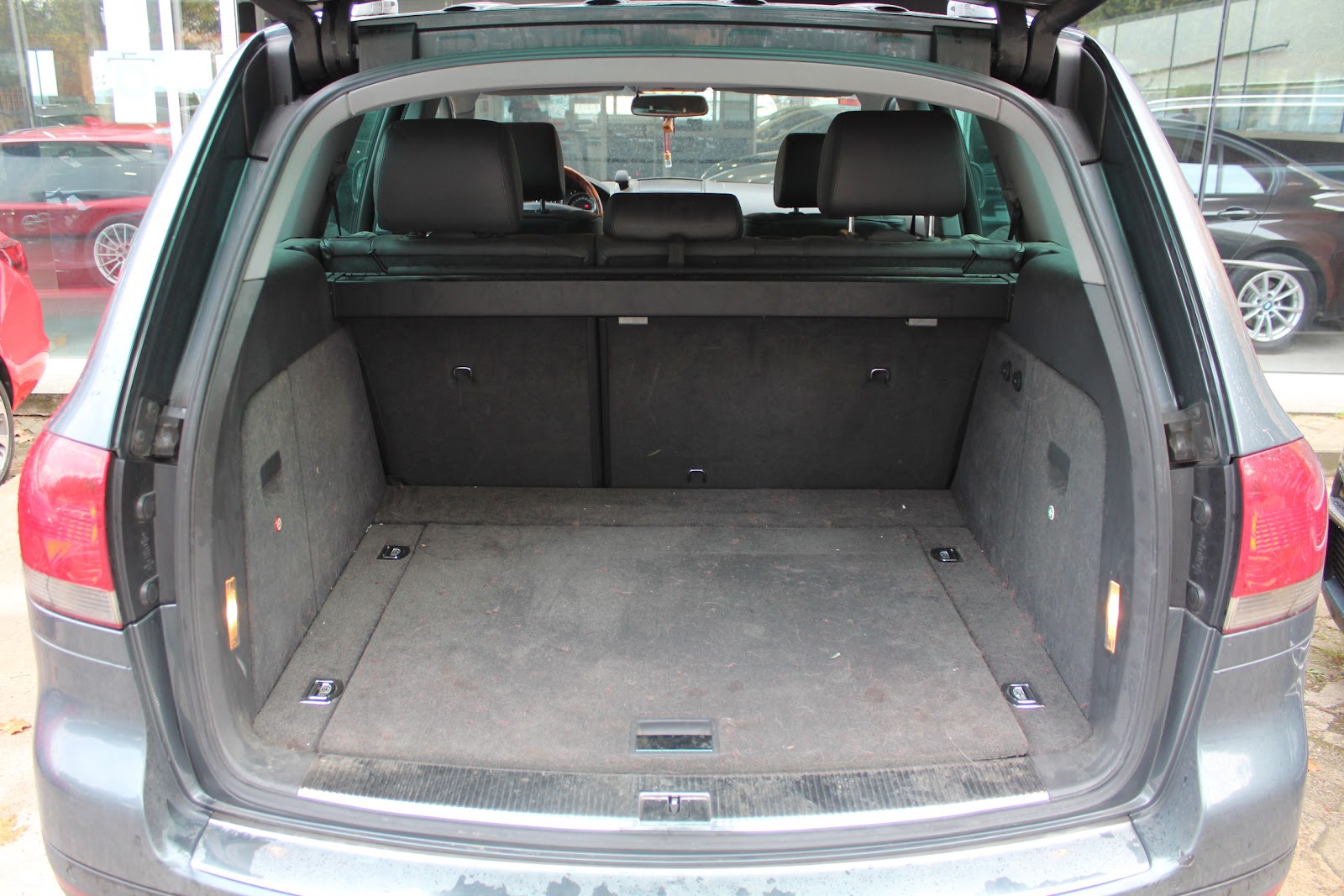 Foto 19 de VOLKSWAGEN TOUAREG 2004 en venta en CSV Motor VALDEFUENTES