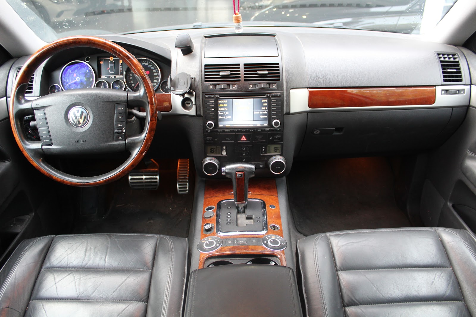 Foto 9 de VOLKSWAGEN TOUAREG 2004 en venta en CSV Motor VALDEFUENTES