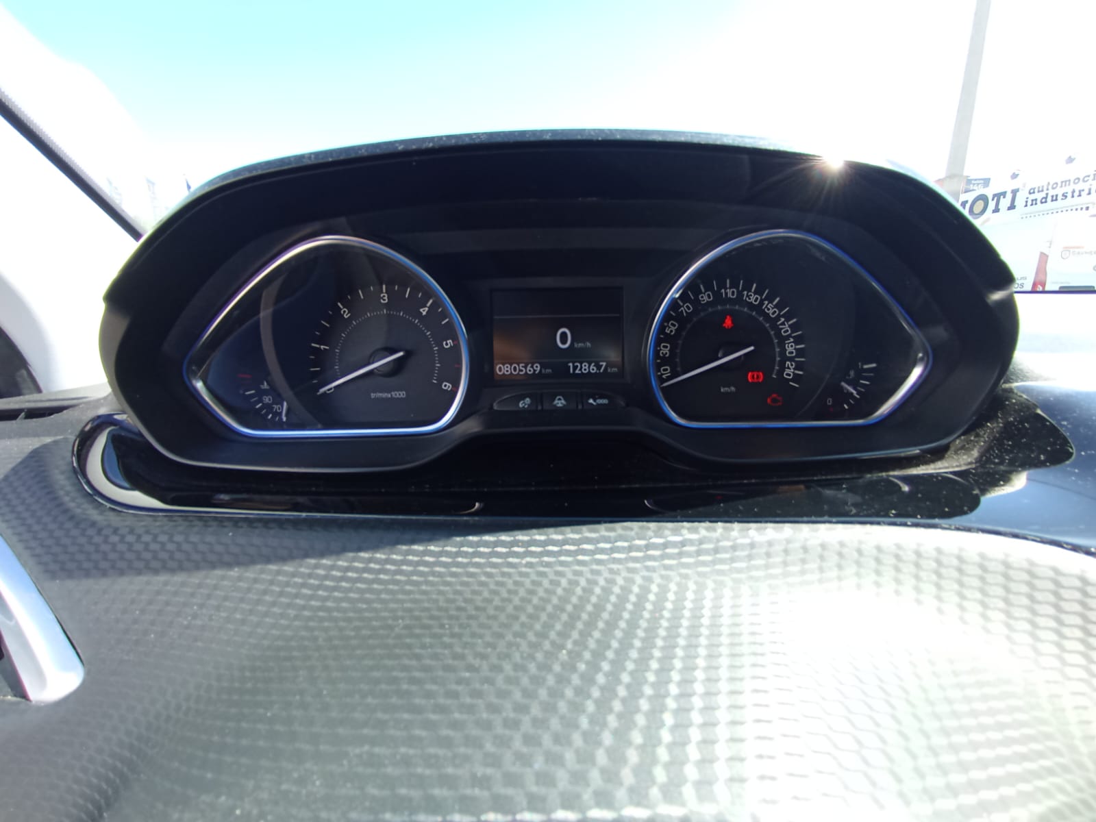 Foto 11 de PEUGEOT 2008 2019 en venta en CSV Motor
