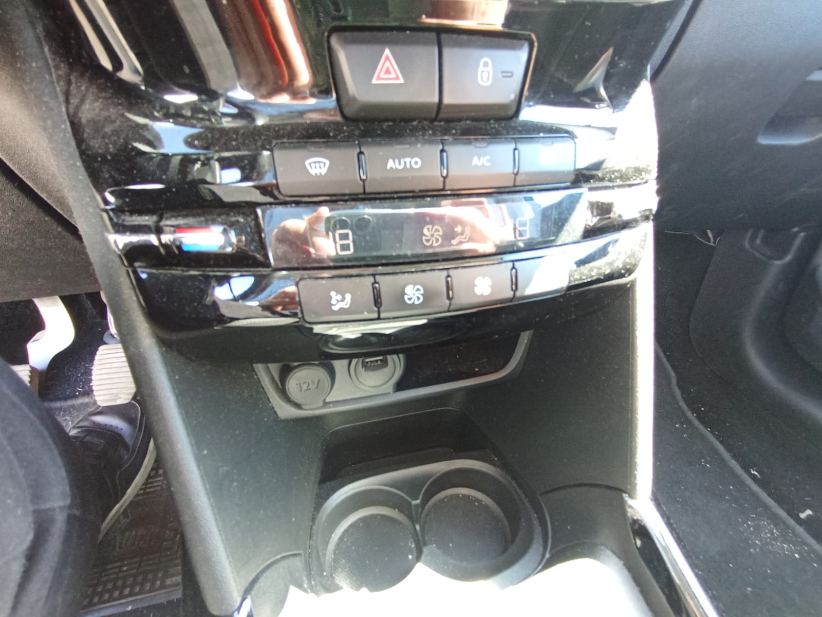 Foto 12 de PEUGEOT 2008 2019 en venta en CSV Motor