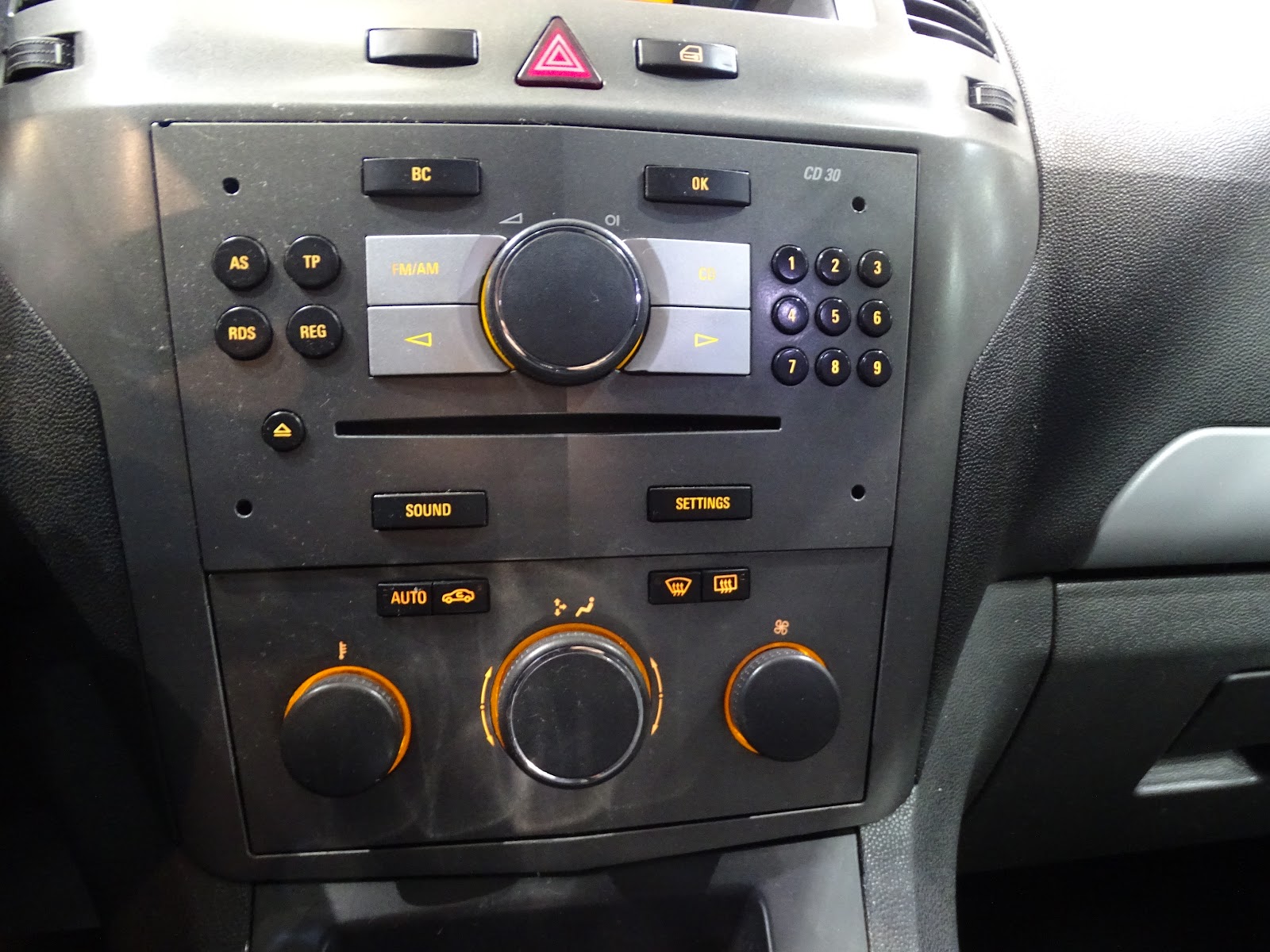 Foto 17 de OPEL ZAFIRA 2023 en venta en CSV Motor VALDEFUENTES