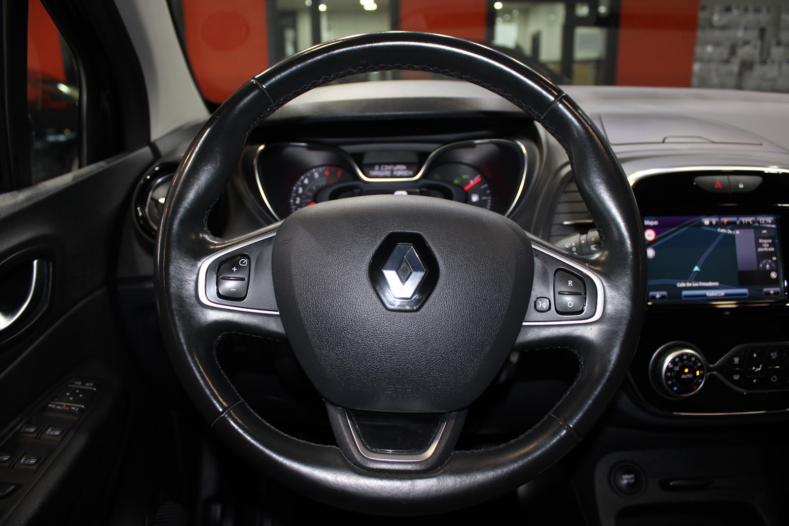Foto 10 de RENAULT CAPTUR 2019 en venta en CSV Motor VALDEFUENTES