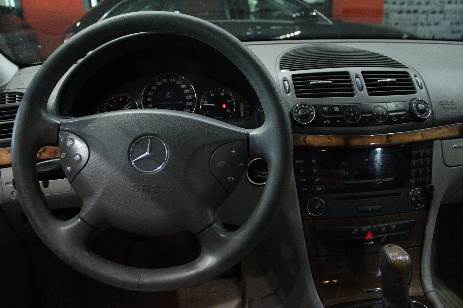 Foto 11 de MERCEDES E270CDI 2003 en venta en CSV Motor