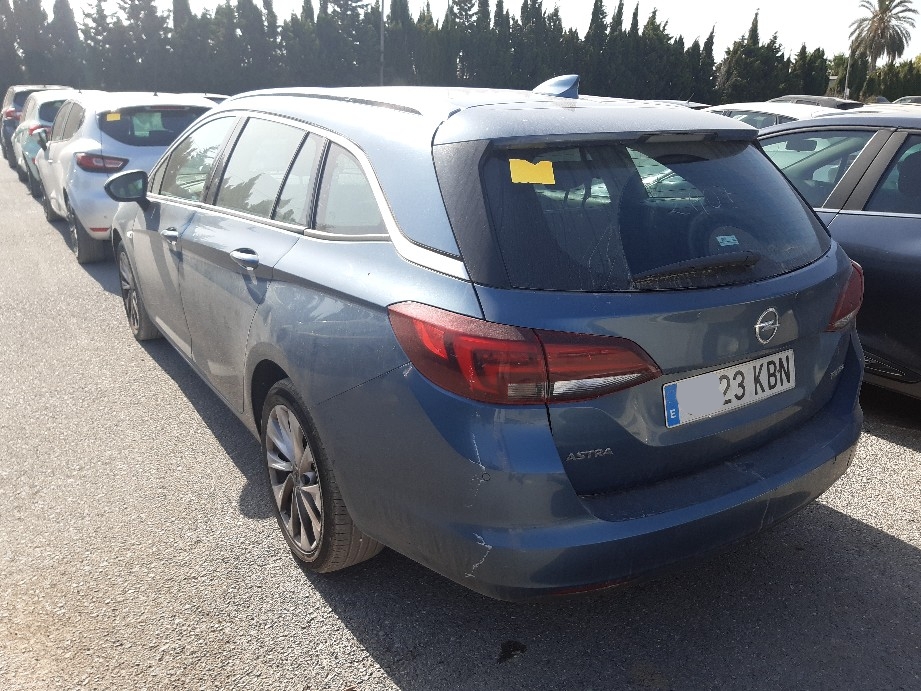 Foto 2 de OPEL ASTRA 2017 en venta en CSV Motor VALDEFUENTES