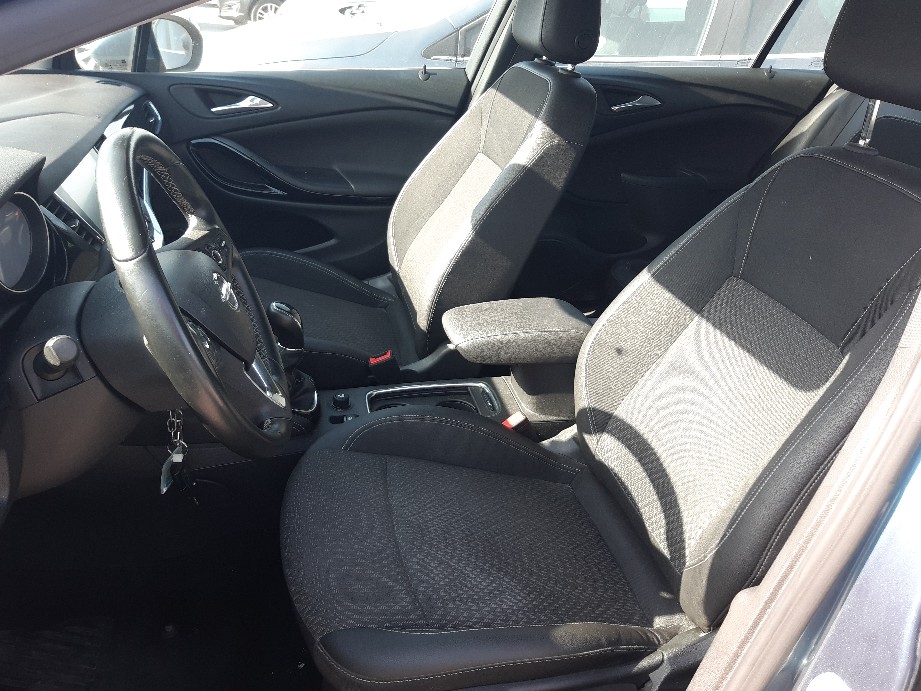 Foto 8 de OPEL ASTRA 2017 en venta en CSV Motor VALDEFUENTES