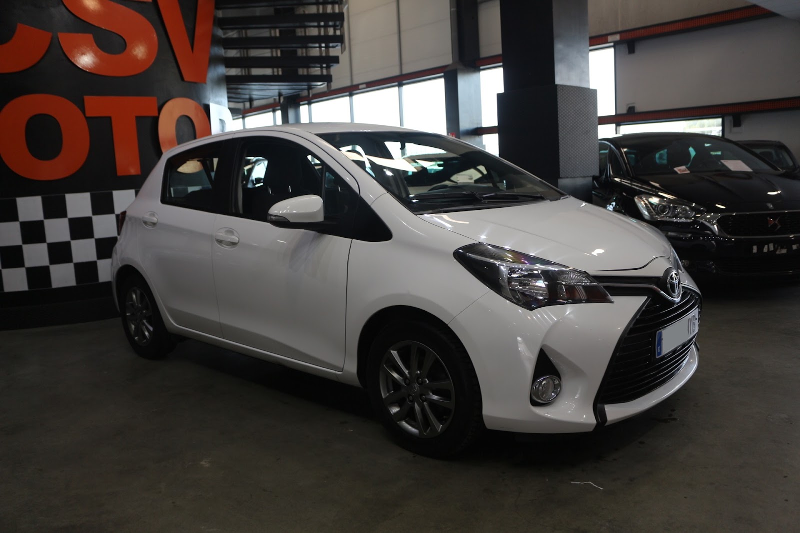 Foto 3 de TOYOTA YARIS 2017 en venta en CSV Motor VALDEFUENTES