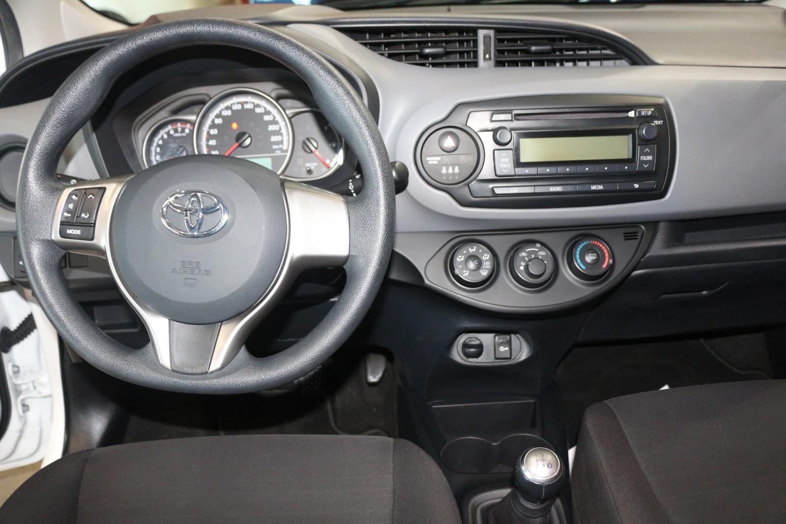 Foto 8 de TOYOTA YARIS 2017 en venta en CSV Motor VALDEFUENTES