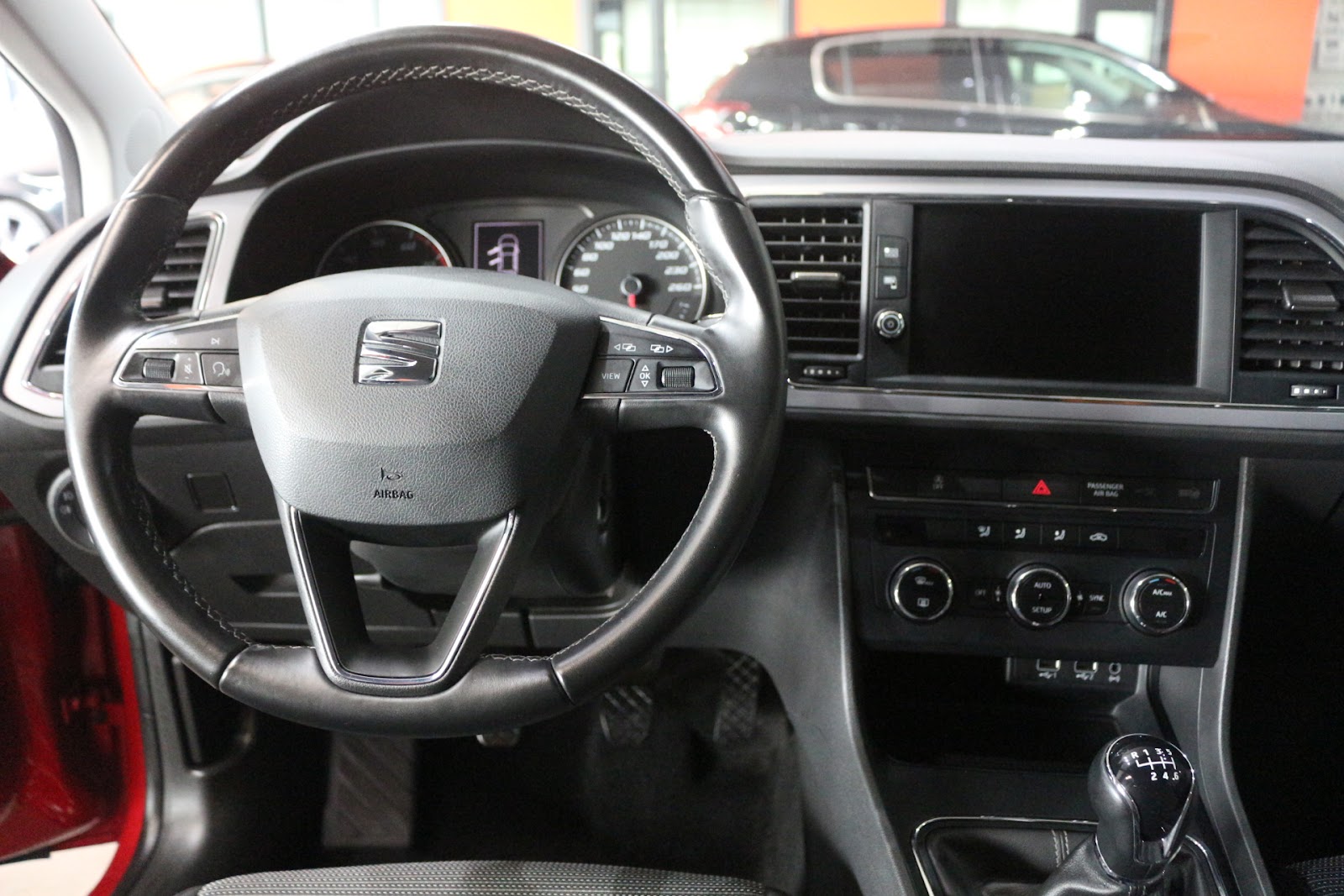 Foto 10 de SEAT LEON 2018 en venta en CSV Motor VALDEFUENTES