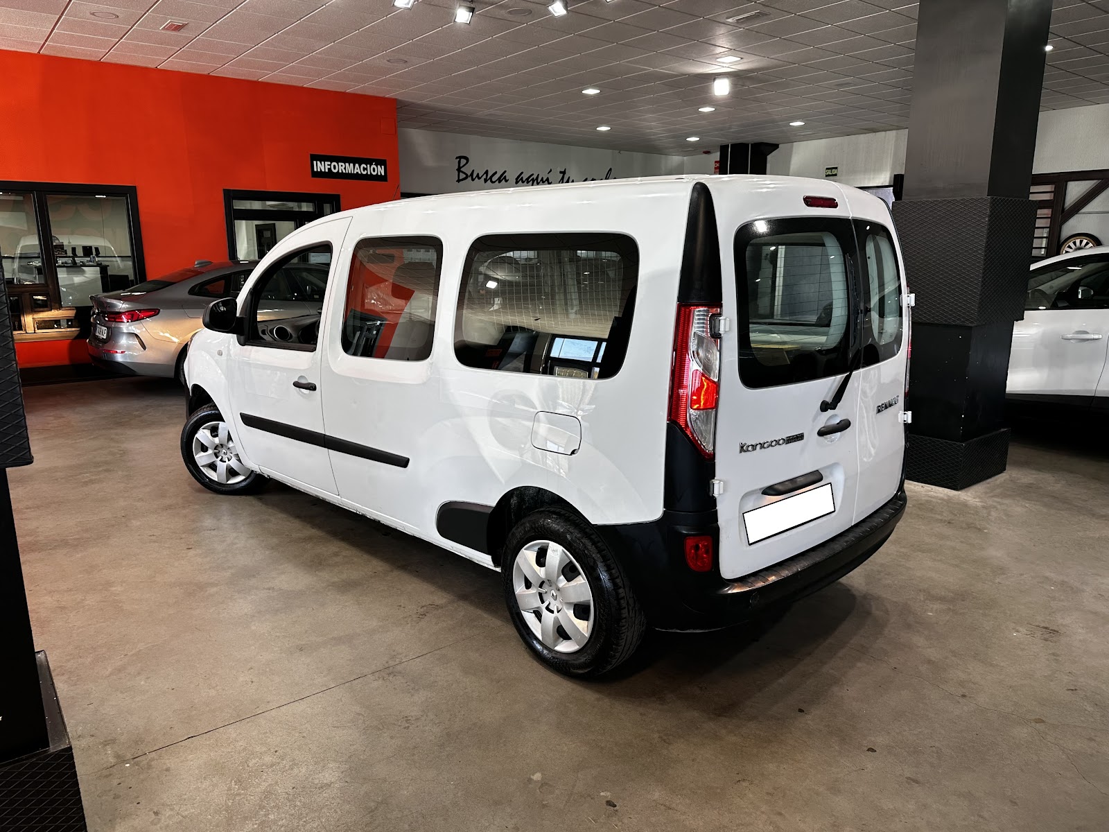 Foto 5 de RENAULT KANGOO 2021 en venta en CSV Motor VALDEFUENTES
