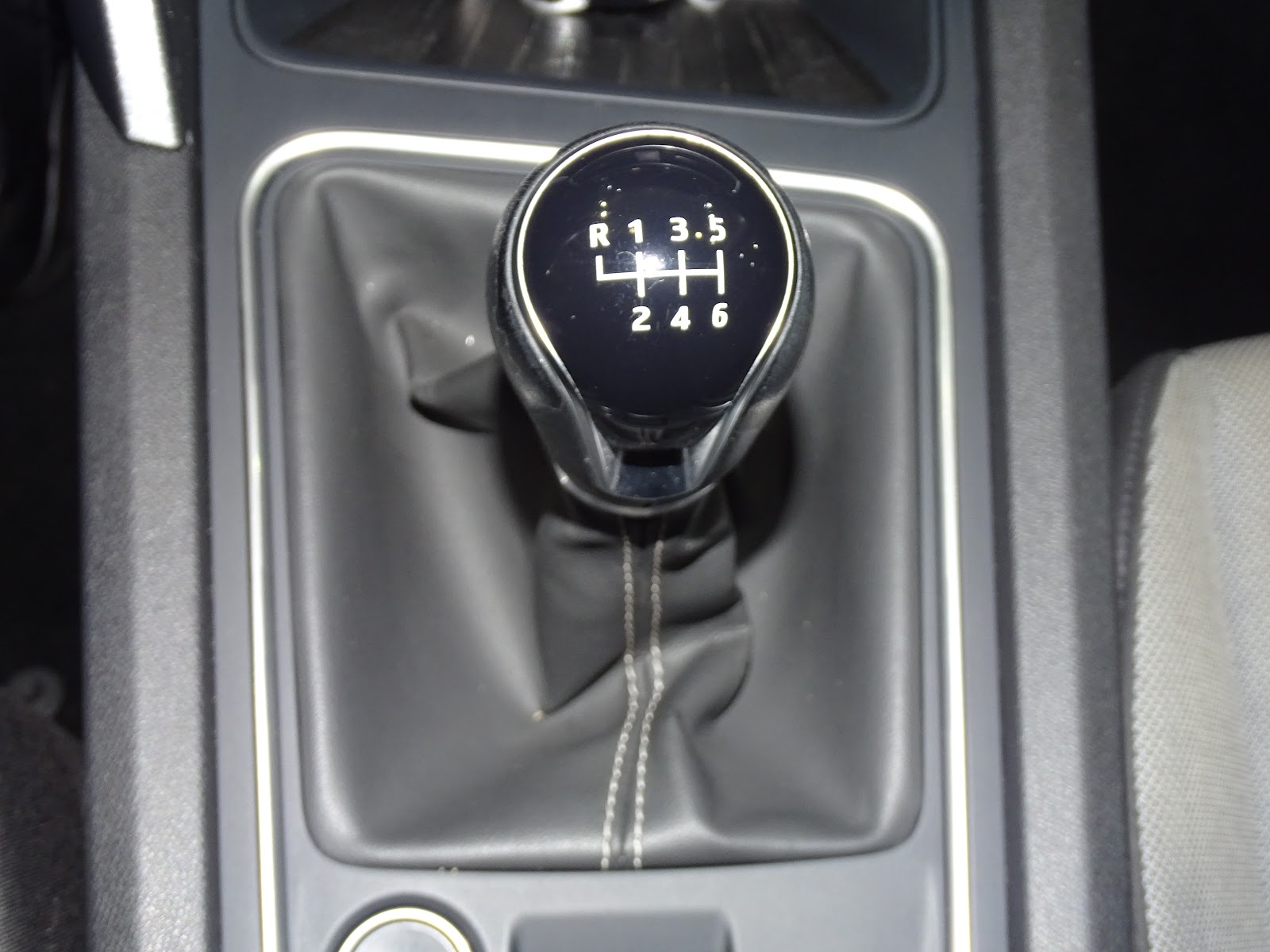 Foto 15 de SEAT LEON 2023 en venta en CSV Motor VALDEFUENTES