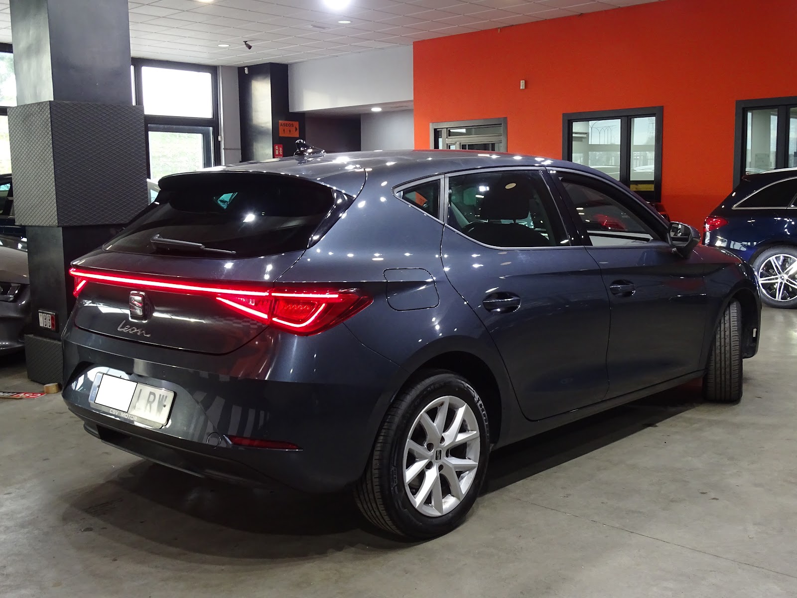 Foto 4 de SEAT LEON 2023 en venta en CSV Motor VALDEFUENTES