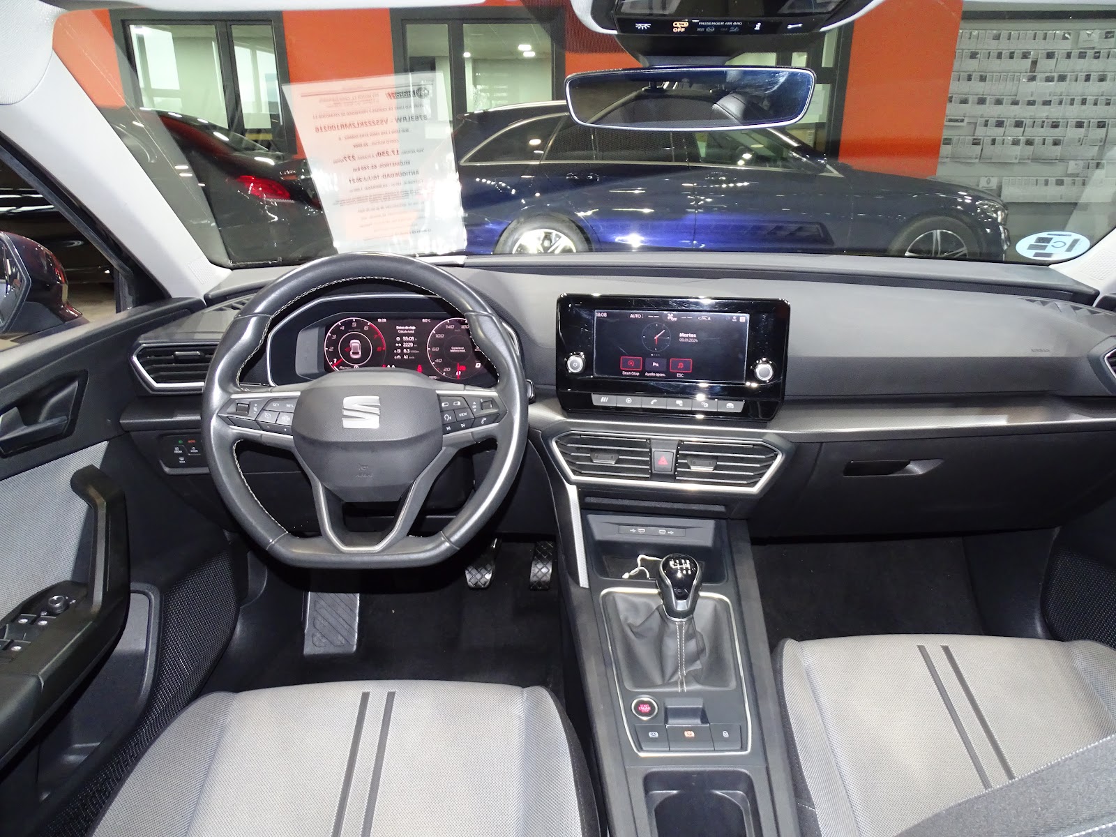 Foto 7 de SEAT LEON 2023 en venta en CSV Motor VALDEFUENTES
