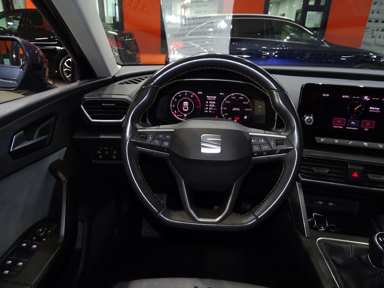 Foto 8 de SEAT LEON 2023 en venta en CSV Motor VALDEFUENTES