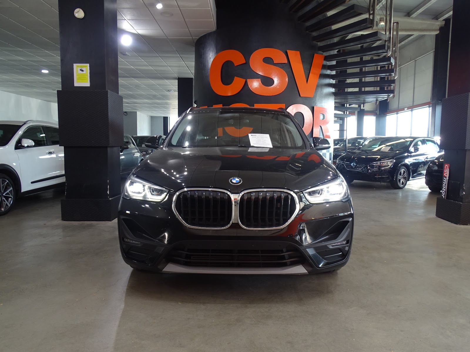 Foto 2 de BMW X1 2023 en venta en CSV Motor VALDEFUENTES