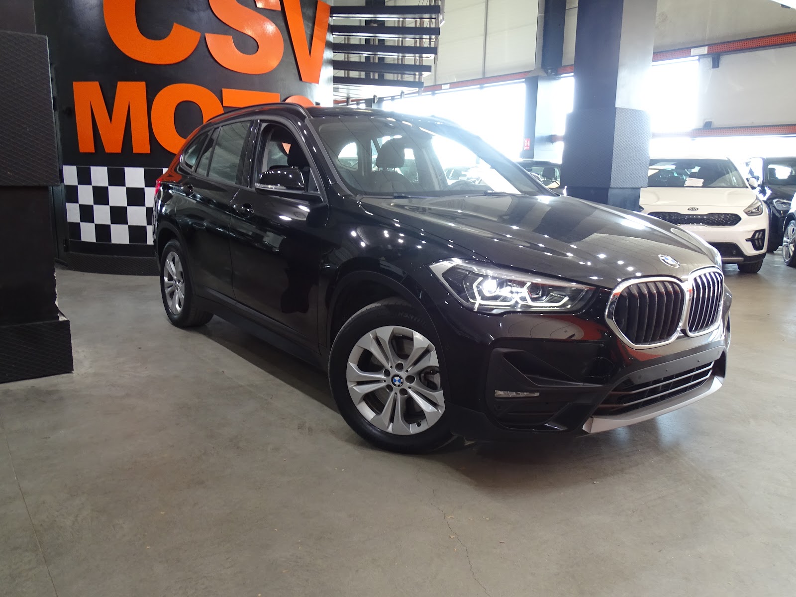 Foto 3 de BMW X1 2023 en venta en CSV Motor VALDEFUENTES