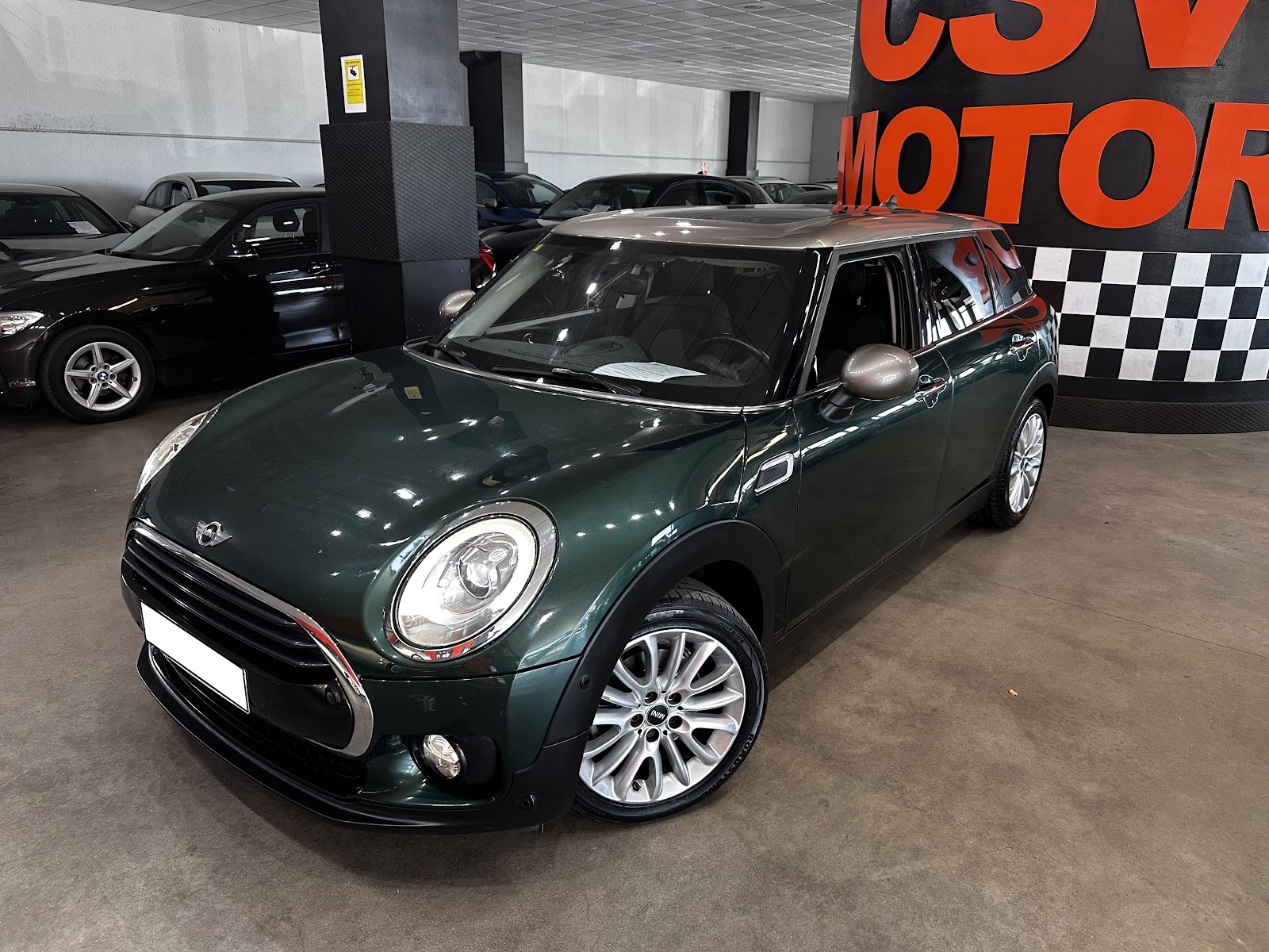 Foto 2 de MINI Clubman 2017 en venta en CSV Motor VALDEFUENTES · color Verde Metalizado