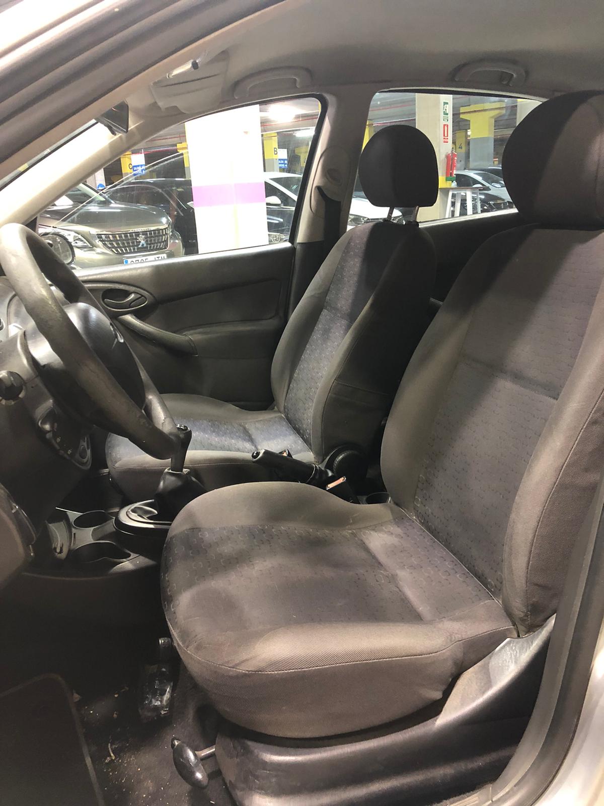 Foto 4 de FORD FOCUS 2003 en venta en CSV Motor