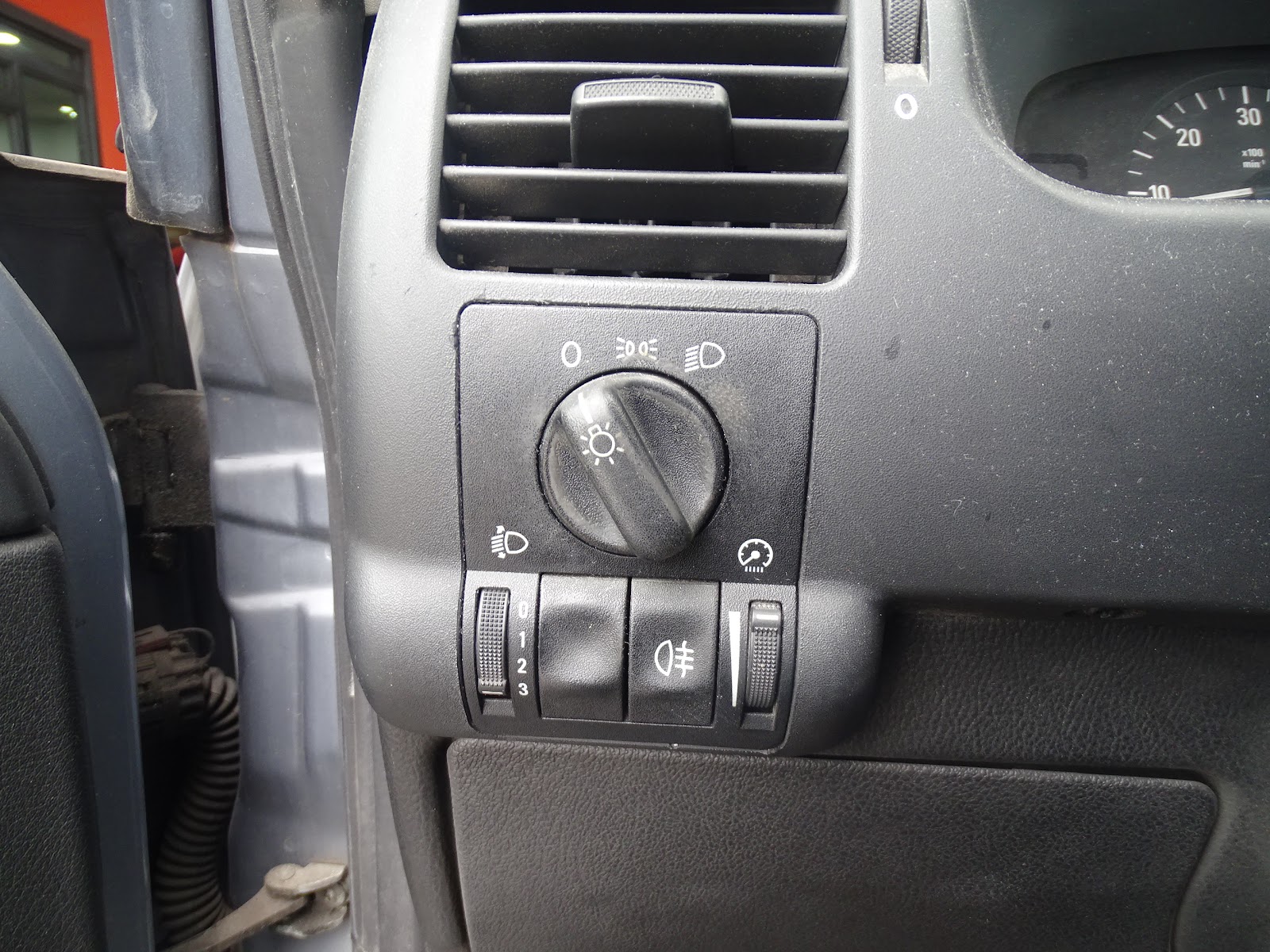 Foto 14 de OPEL ZAFIRA 2004 en venta en CSV Motor VALDEFUENTES
