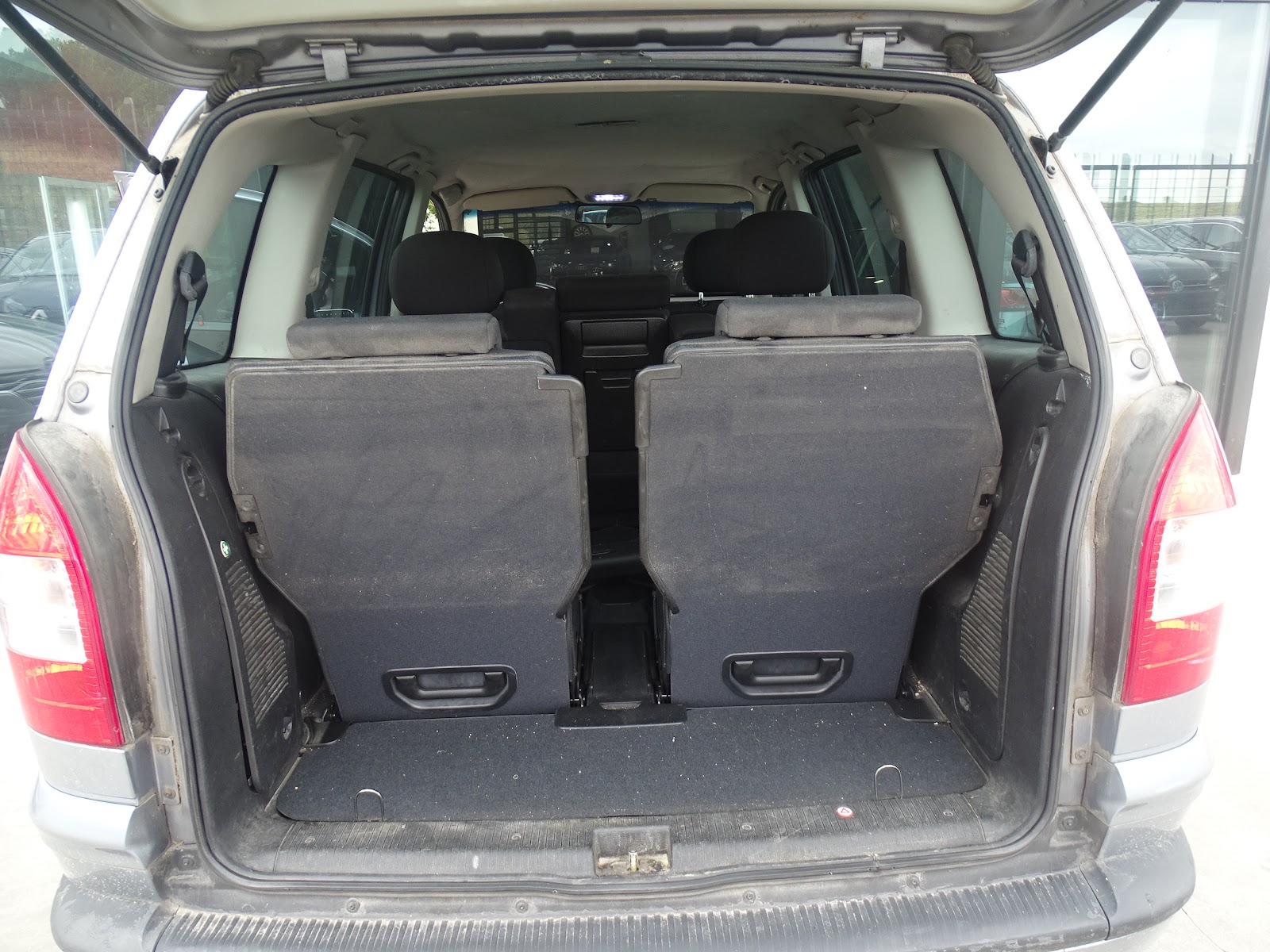 Foto 9 de OPEL ZAFIRA 2004 en venta en CSV Motor VALDEFUENTES