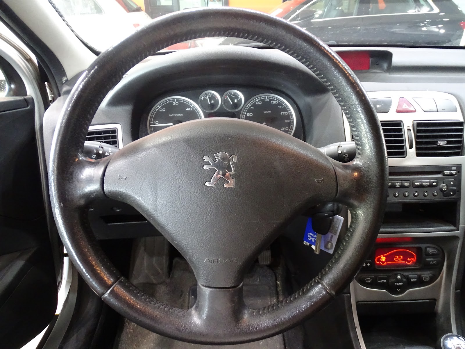 Foto 12 de PEUGEOT 307 5P 2023 en venta en CSV Motor
