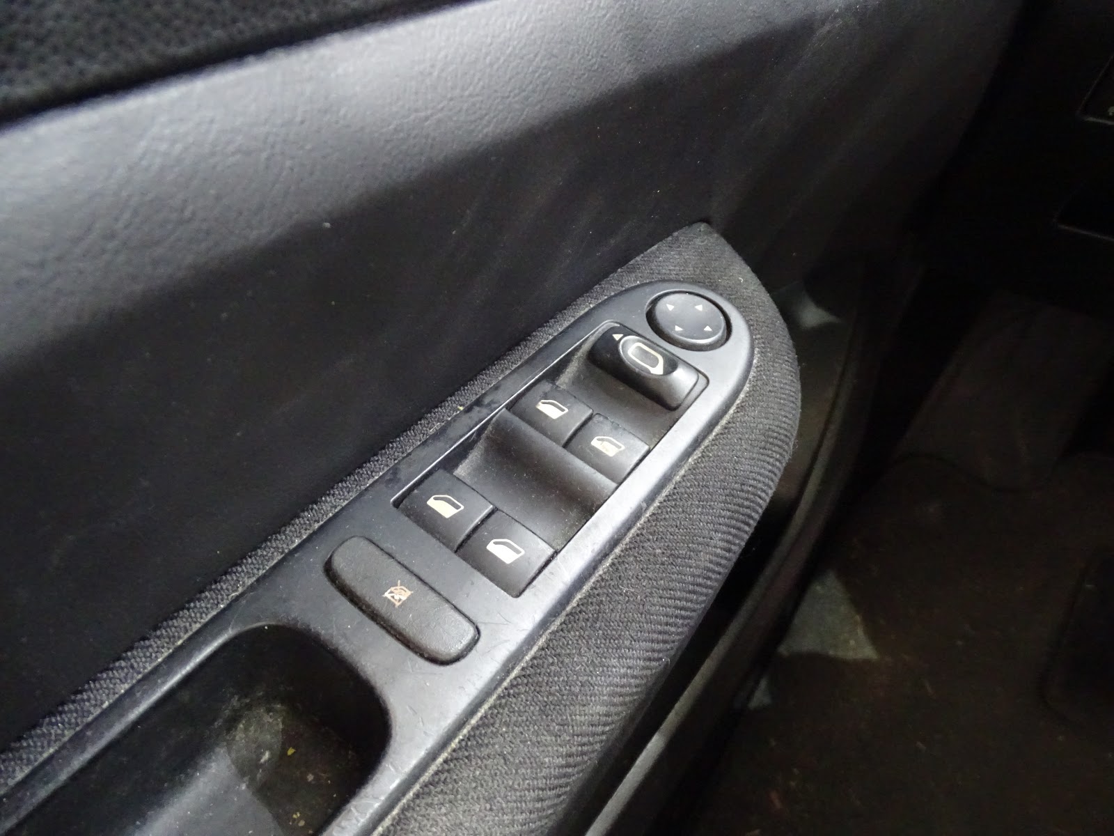 Foto 13 de PEUGEOT 307 5P 2023 en venta en CSV Motor