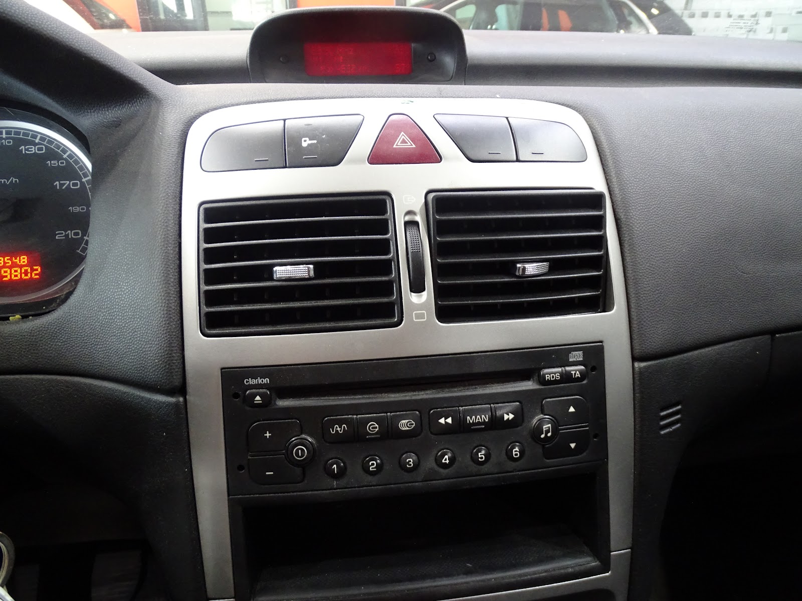 Foto 14 de PEUGEOT 307 5P 2023 en venta en CSV Motor