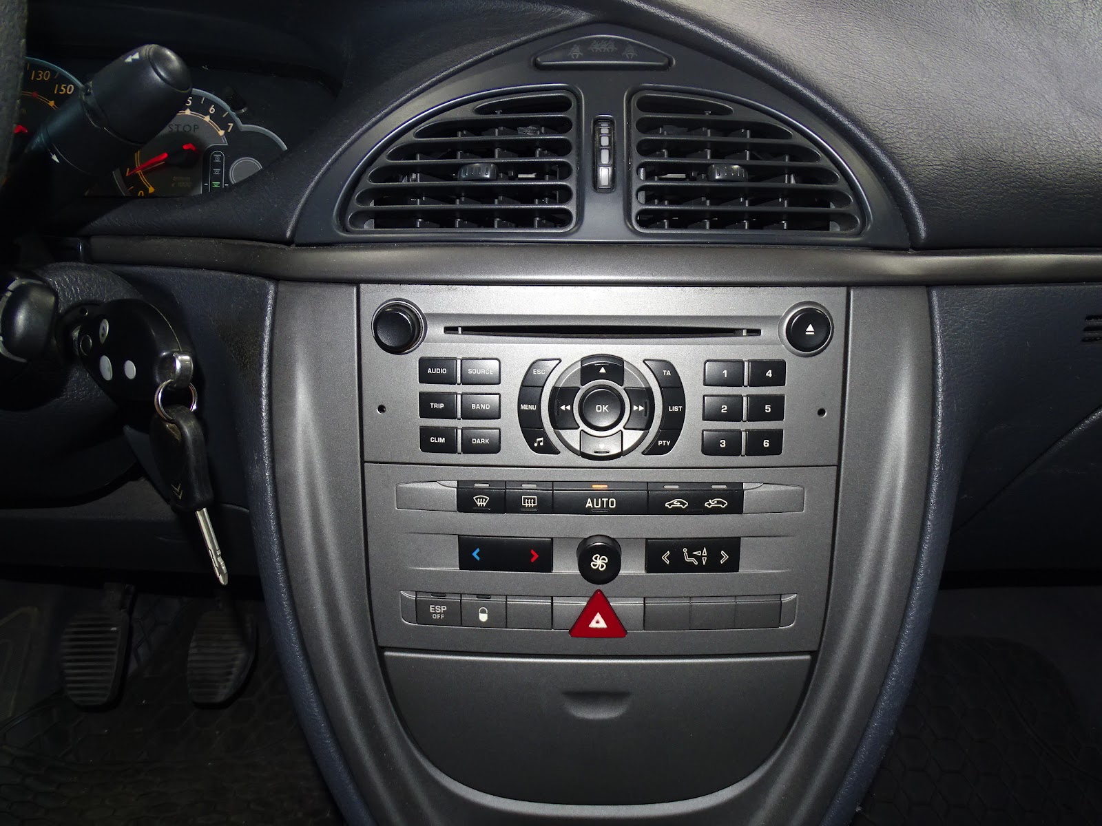 Foto 12 de CITROËN C5 2004 en venta en CSV Motor VALDEFUENTES