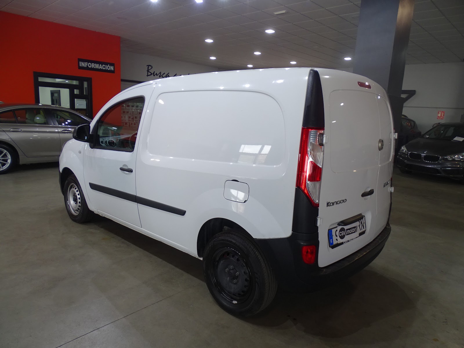 Foto 2 de RENAULT KANGOO 2018 en venta en CSV Motor VALDEFUENTES