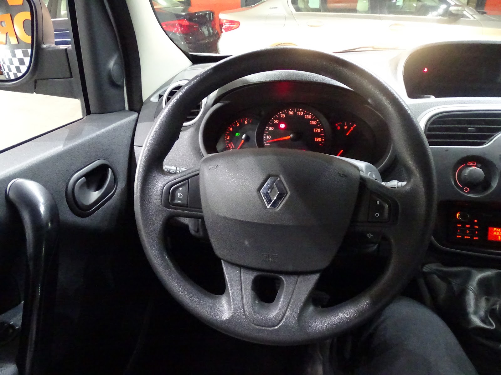 Foto 8 de RENAULT KANGOO 2018 en venta en CSV Motor VALDEFUENTES