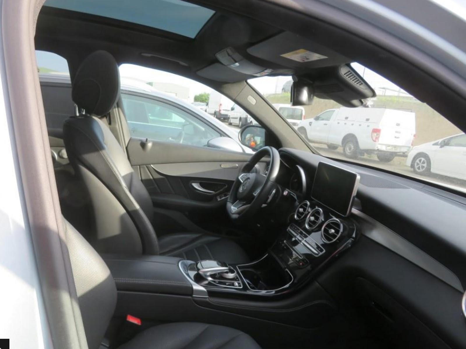 Foto 5 de MERCEDES CLASE GLC 2016 en venta en CSV Motor VALDEFUENTES