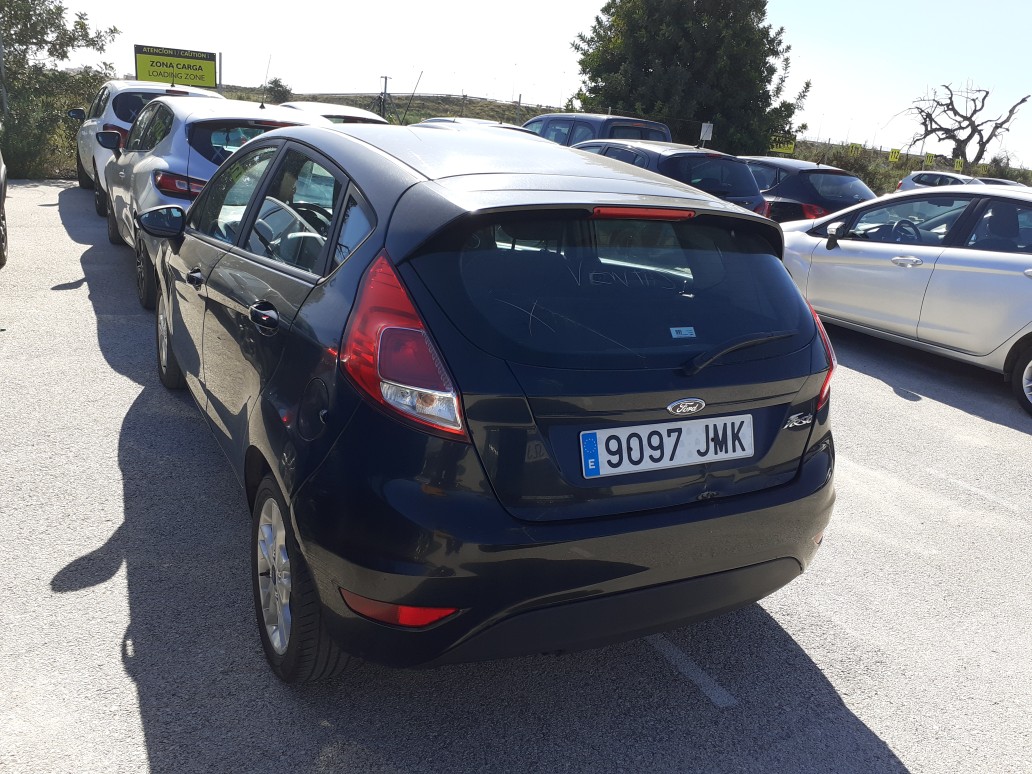 Foto 2 de FORD FIESTA 2016 en venta en CSV Motor VALDEFUENTES