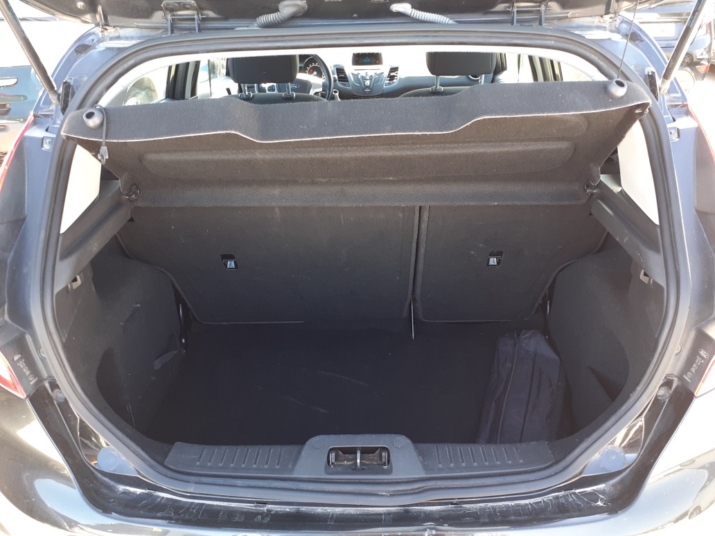 Foto 11 de FORD FIESTA 2016 en venta en CSV Motor VALDEFUENTES