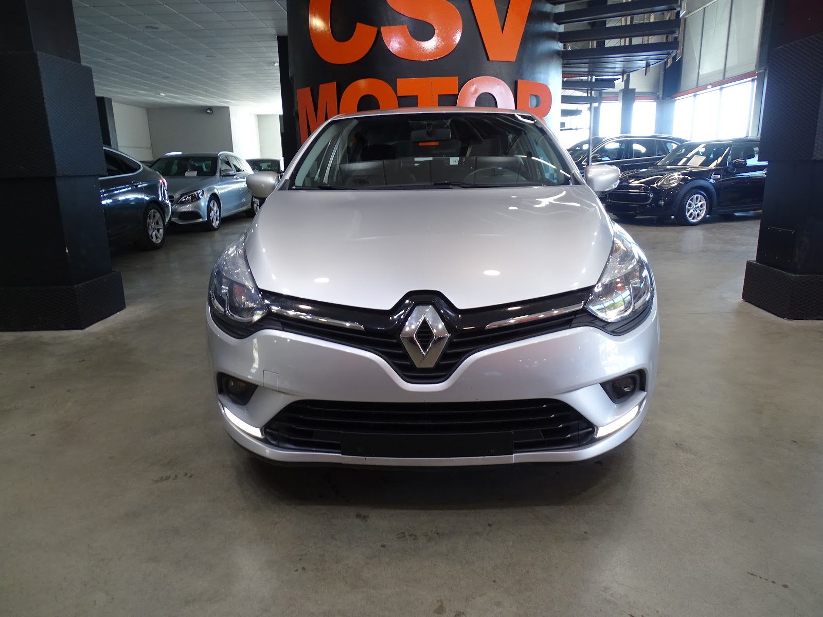 Foto 2 de RENAULT CLIO 2017 en venta en CSV Motor VALDEFUENTES